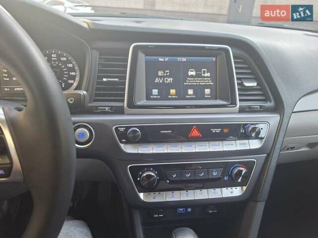 Хендай Соната 2017 в Киеве на Automoto.ua Синий Хендай Соната, объемом двигателя 2.36 л и пробегом 90 тыс. км за 11999 $, фото 27 на Automoto.ua