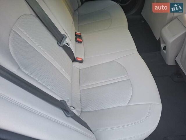 Хендай Соната 2017 в Киеве на Automoto.ua Синий Хендай Соната, объемом двигателя 2.36 л и пробегом 90 тыс. км за 11999 $, фото 23 на Automoto.ua