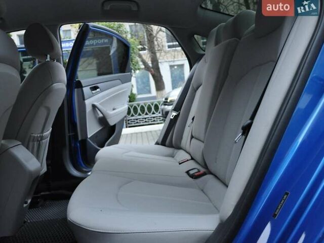 Синій Хендай Соната, об'ємом двигуна 2.4 л та пробігом 62 тис. км за 15200 $, фото 15 на Automoto.ua