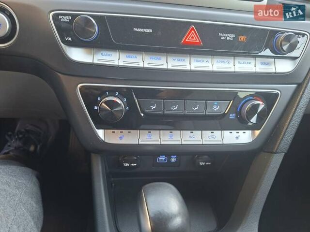 Хендай Соната 2017 в Киеве на Automoto.ua Синий Хендай Соната, объемом двигателя 2.36 л и пробегом 90 тыс. км за 11999 $, фото 33 на Automoto.ua