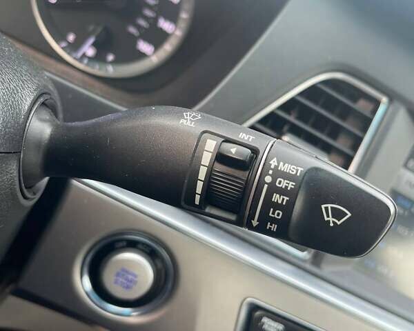 Синій Хендай Соната, об'ємом двигуна 2.36 л та пробігом 162 тис. км за 12500 $, фото 30 на Automoto.ua