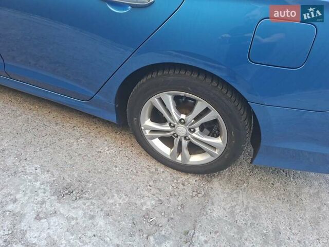 Хендай Соната 2017 в Киеве на Automoto.ua Синий Хендай Соната, объемом двигателя 2.36 л и пробегом 90 тыс. км за 11999 $, фото 12 на Automoto.ua