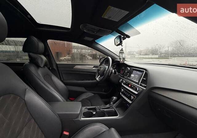 Синий Хендай Соната, объемом двигателя 2.4 л и пробегом 148 тыс. км за 13500 $, фото 9 на Automoto.ua