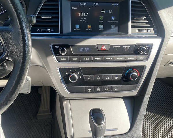 Синій Хендай Соната, об'ємом двигуна 2.36 л та пробігом 130 тис. км за 9700 $, фото 9 на Automoto.ua