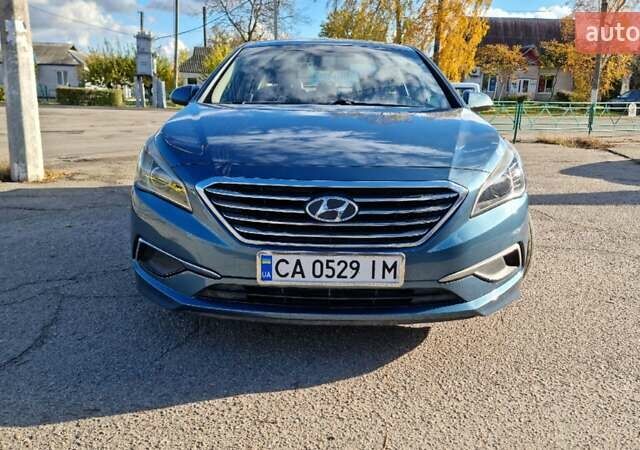 Синий Хендай Соната, объемом двигателя 2.36 л и пробегом 120 тыс. км за 10500 $, фото 4 на Automoto.ua