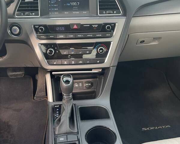 Синій Хендай Соната, об'ємом двигуна 2.36 л та пробігом 162 тис. км за 12500 $, фото 31 на Automoto.ua