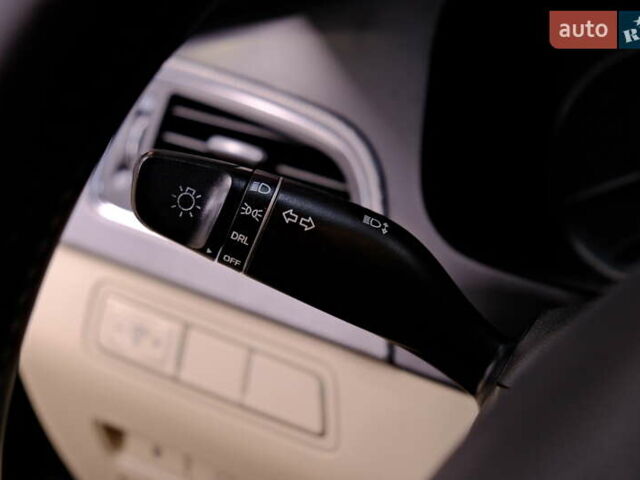 Синий Хендай Соната, объемом двигателя 2.4 л и пробегом 229 тыс. км за 10900 $, фото 21 на Automoto.ua