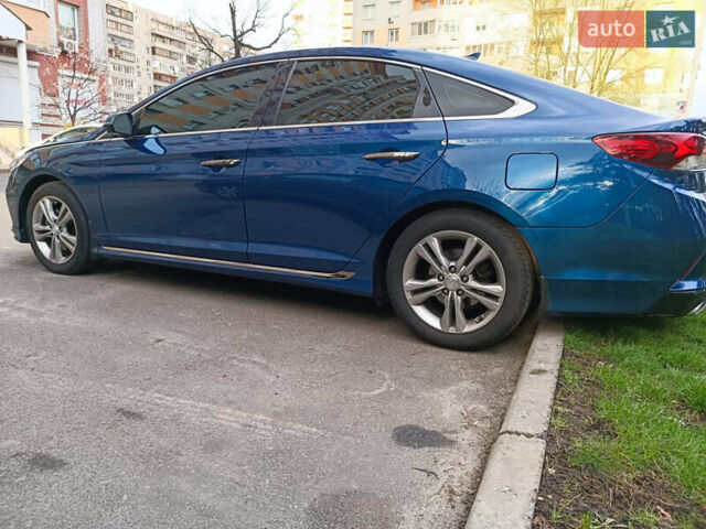 Синій Хендай Соната, об'ємом двигуна 2.4 л та пробігом 184 тис. км за 15900 $, фото 1 на Automoto.ua