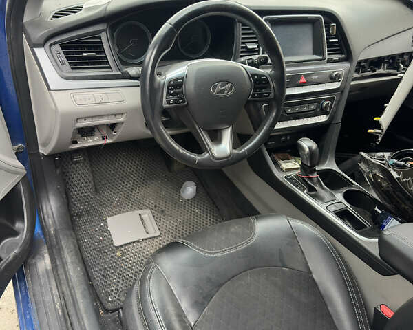 Синий Хендай Соната, объемом двигателя 2.36 л и пробегом 85 тыс. км за 5500 $, фото 7 на Automoto.ua