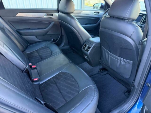 Синий Хендай Соната, объемом двигателя 2.4 л и пробегом 31 тыс. км за 1800 $, фото 12 на Automoto.ua