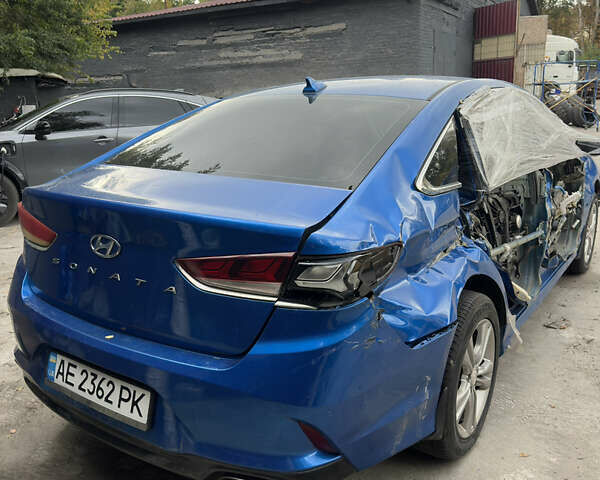 Синий Хендай Соната, объемом двигателя 2.36 л и пробегом 85 тыс. км за 5500 $, фото 4 на Automoto.ua