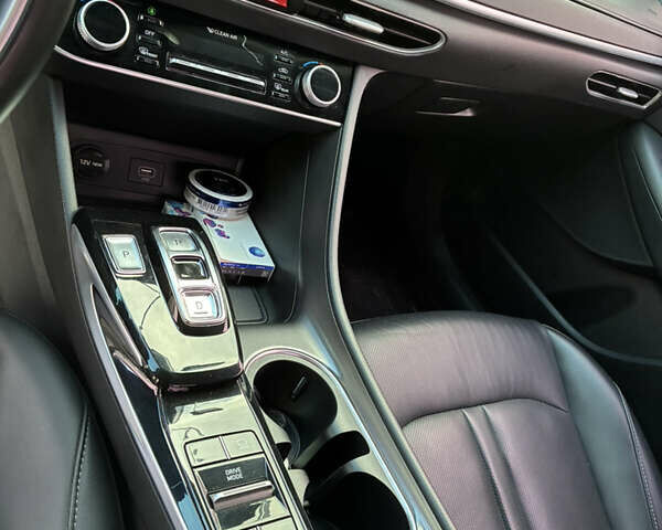 Синій Хендай Соната, об'ємом двигуна 2 л та пробігом 172 тис. км за 20000 $, фото 12 на Automoto.ua