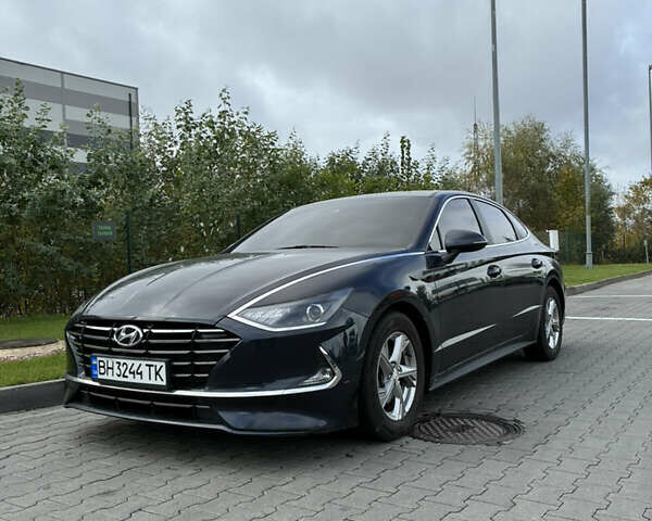 Синій Хендай Соната, об'ємом двигуна 2 л та пробігом 172 тис. км за 20000 $, фото 1 на Automoto.ua