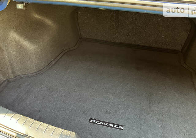 Синий Хендай Соната, объемом двигателя 2 л и пробегом 70 тыс. км за 18500 $, фото 21 на Automoto.ua