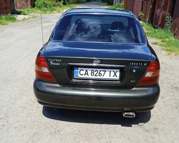 Зеленый Хендай Соната, объемом двигателя 2 л и пробегом 225 тыс. км за 2600 $, фото 3 на Automoto.ua