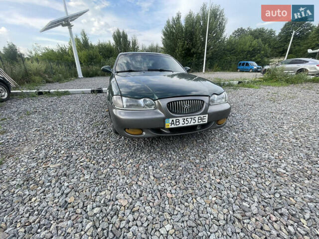 Зеленый Хендай Соната, объемом двигателя 2 л и пробегом 291 тыс. км за 1550 $, фото 1 на Automoto.ua