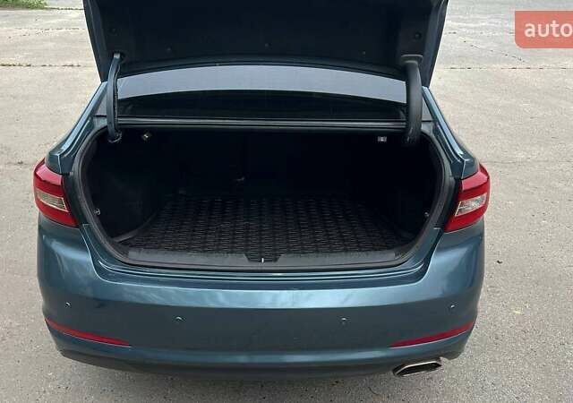 Зеленый Хендай Соната, объемом двигателя 2.36 л и пробегом 195 тыс. км за 9500 $, фото 3 на Automoto.ua