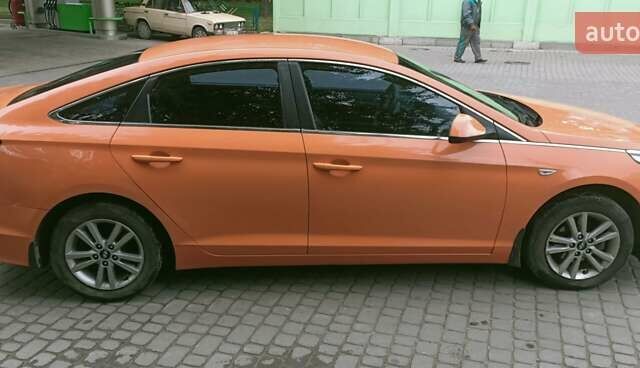Оранжевый Хендай Соната, объемом двигателя 2 л и пробегом 390 тыс. км за 6800 $, фото 4 на Automoto.ua
