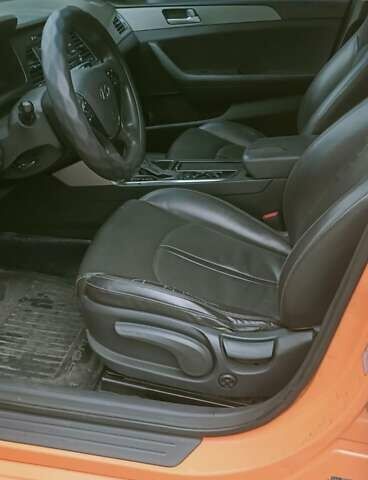 Оранжевый Хендай Соната, объемом двигателя 2 л и пробегом 390 тыс. км за 6800 $, фото 5 на Automoto.ua