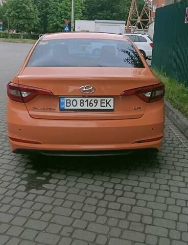 Оранжевый Хендай Соната, объемом двигателя 2 л и пробегом 390 тыс. км за 6800 $, фото 2 на Automoto.ua