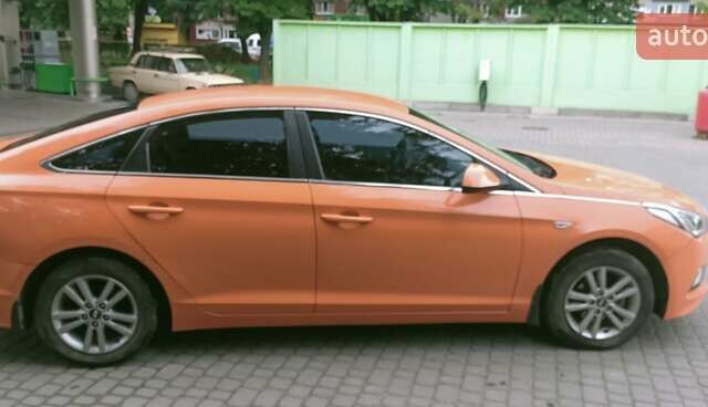 Оранжевый Хендай Соната, объемом двигателя 2 л и пробегом 390 тыс. км за 6800 $, фото 3 на Automoto.ua