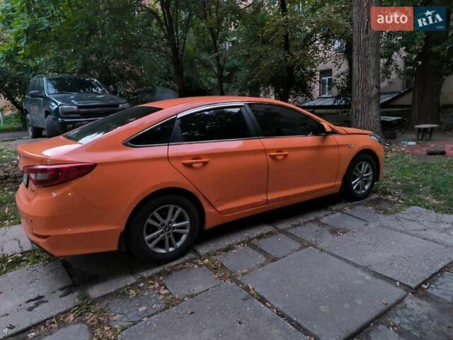 Оранжевый Хендай Соната, объемом двигателя 2 л и пробегом 440 тыс. км за 6500 $, фото 1 на Automoto.ua