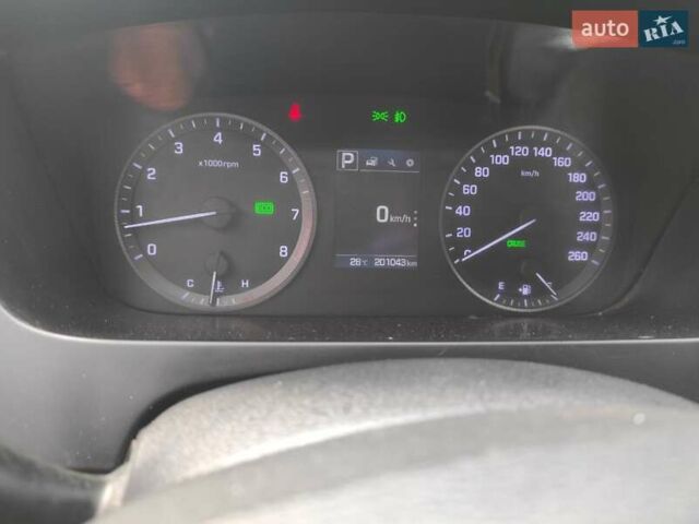 Оранжевый Хендай Соната, объемом двигателя 2 л и пробегом 200 тыс. км за 11500 $, фото 10 на Automoto.ua