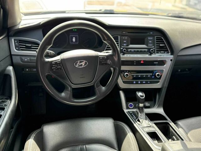 Помаранчевий Хендай Соната, об'ємом двигуна 2 л та пробігом 320 тис. км за 79999 $, фото 7 на Automoto.ua