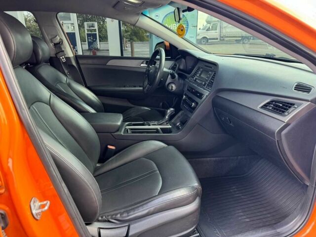 Помаранчевий Хендай Соната, об'ємом двигуна 2 л та пробігом 320 тис. км за 79999 $, фото 4 на Automoto.ua