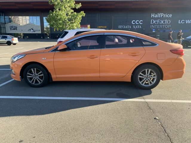 Оранжевый Хендай Соната, объемом двигателя 2 л и пробегом 573 тыс. км за 4800 $, фото 2 на Automoto.ua