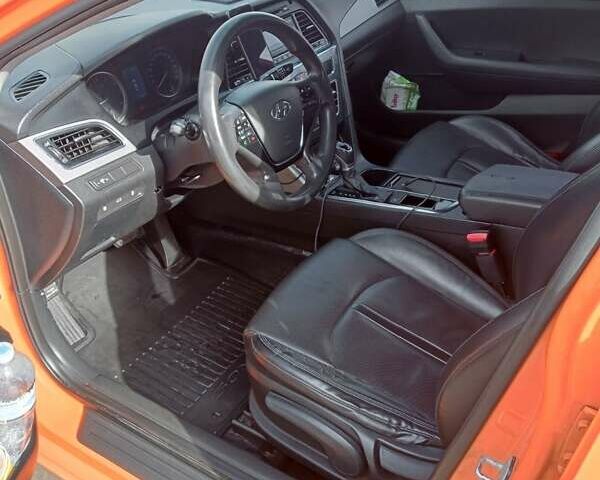 Оранжевый Хендай Соната, объемом двигателя 2 л и пробегом 596 тыс. км за 6350 $, фото 3 на Automoto.ua