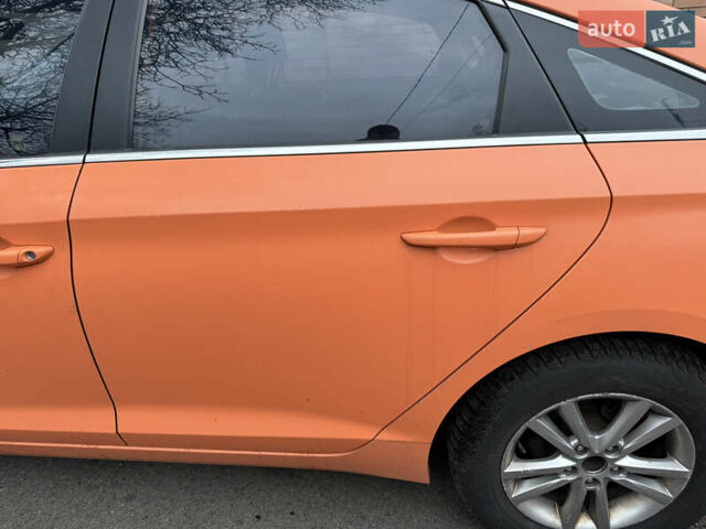 Оранжевый Хендай Соната, объемом двигателя 2 л и пробегом 560 тыс. км за 4999 $, фото 4 на Automoto.ua