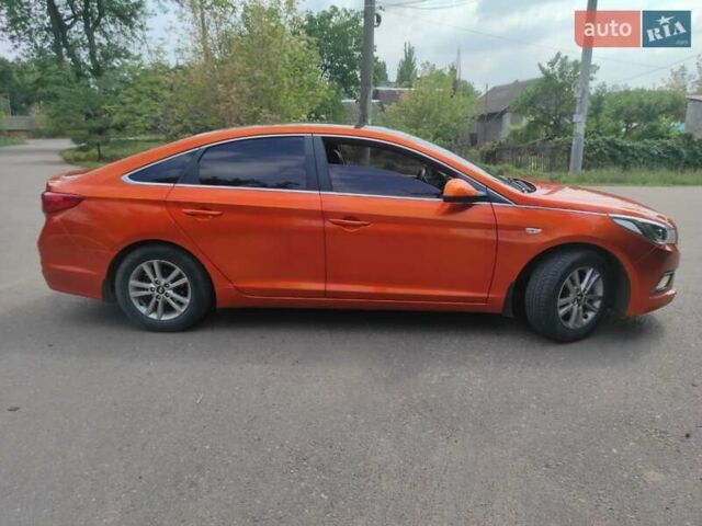 Оранжевый Хендай Соната, объемом двигателя 2 л и пробегом 200 тыс. км за 11500 $, фото 5 на Automoto.ua