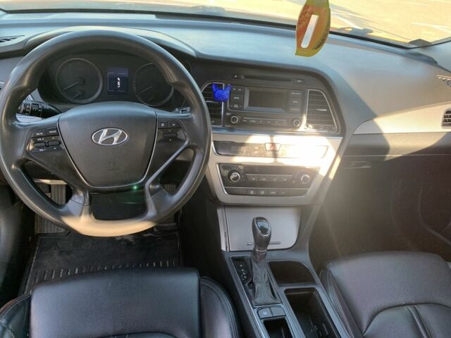 Оранжевый Хендай Соната, объемом двигателя 2 л и пробегом 573 тыс. км за 4800 $, фото 5 на Automoto.ua