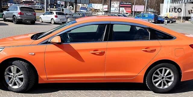 Оранжевый Хендай Соната, объемом двигателя 2 л и пробегом 500 тыс. км за 7800 $, фото 9 на Automoto.ua