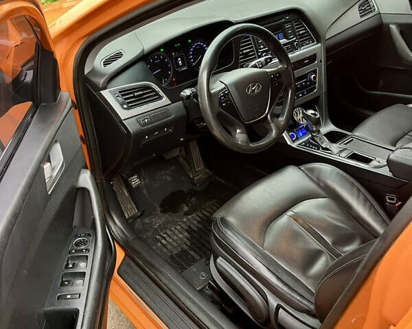 Помаранчевий Хендай Соната, об'ємом двигуна 2 л та пробігом 486 тис. км за 6500 $, фото 12 на Automoto.ua