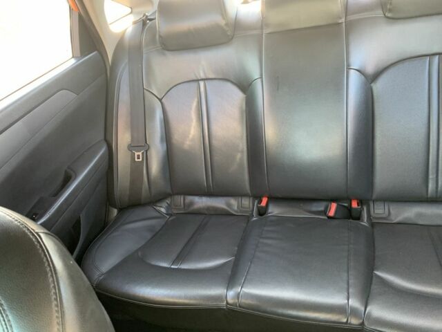 Оранжевый Хендай Соната, объемом двигателя 2 л и пробегом 573 тыс. км за 4800 $, фото 6 на Automoto.ua