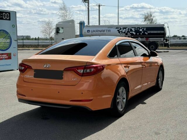 Помаранчевий Хендай Соната, об'ємом двигуна 2 л та пробігом 320 тис. км за 79999 $, фото 2 на Automoto.ua