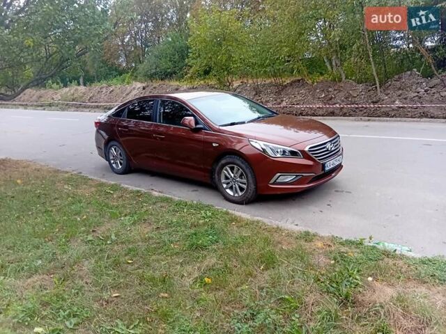 Оранжевый Хендай Соната, объемом двигателя 2 л и пробегом 340 тыс. км за 9900 $, фото 1 на Automoto.ua