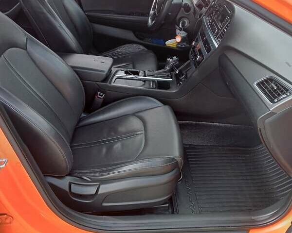 Оранжевый Хендай Соната, объемом двигателя 2 л и пробегом 596 тыс. км за 6350 $, фото 2 на Automoto.ua