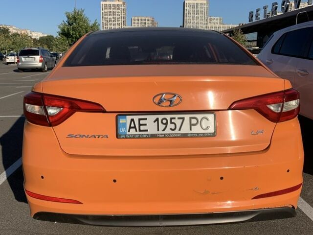 Оранжевый Хендай Соната, объемом двигателя 2 л и пробегом 573 тыс. км за 4800 $, фото 3 на Automoto.ua