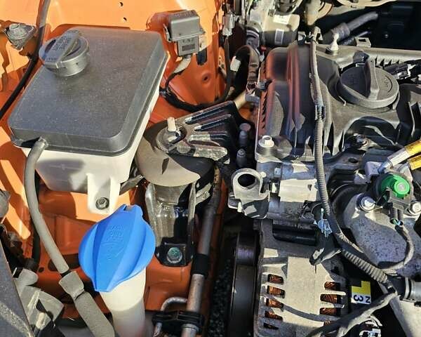 Помаранчевий Хендай Соната, об'ємом двигуна 2 л та пробігом 311 тис. км за 7999 $, фото 8 на Automoto.ua