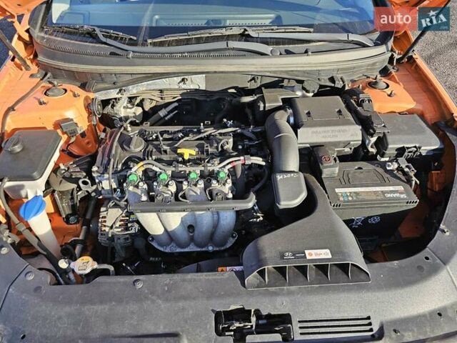 Помаранчевий Хендай Соната, об'ємом двигуна 2 л та пробігом 311 тис. км за 7999 $, фото 2 на Automoto.ua