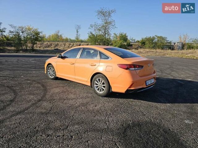 Помаранчевий Хендай Соната, об'ємом двигуна 2 л та пробігом 311 тис. км за 7999 $, фото 11 на Automoto.ua