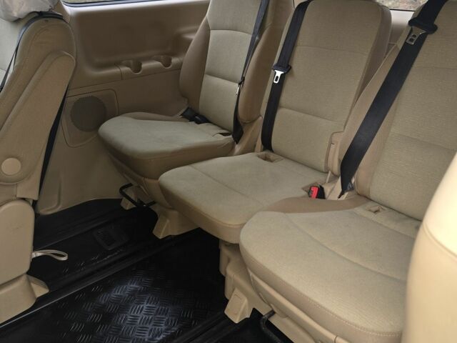 Белый Хендай Старекс, объемом двигателя 2.5 л и пробегом 230 тыс. км за 14000 $, фото 7 на Automoto.ua