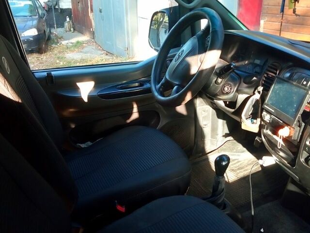 Хендай Старекс, объемом двигателя 2.5 л и пробегом 400 тыс. км за 3000 $, фото 1 на Automoto.ua