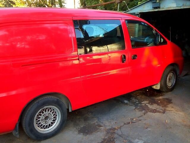 Хендай Старекс, объемом двигателя 2.5 л и пробегом 400 тыс. км за 3000 $, фото 2 на Automoto.ua