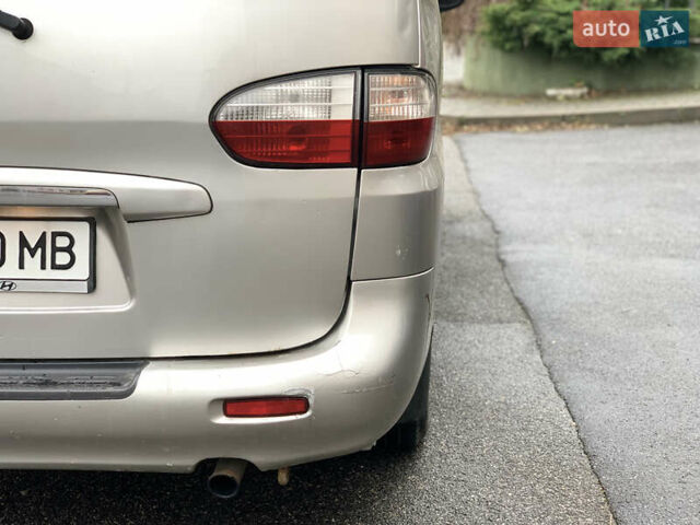 Серый Хендай Старекс, объемом двигателя 2.48 л и пробегом 191 тыс. км за 5000 $, фото 7 на Automoto.ua