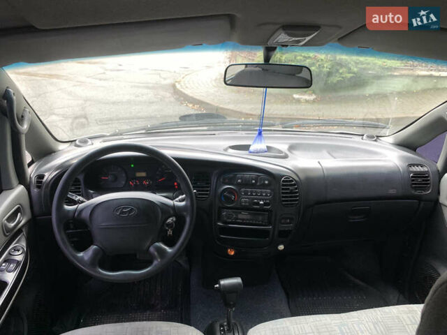 Серый Хендай Старекс, объемом двигателя 2.48 л и пробегом 191 тыс. км за 5000 $, фото 19 на Automoto.ua