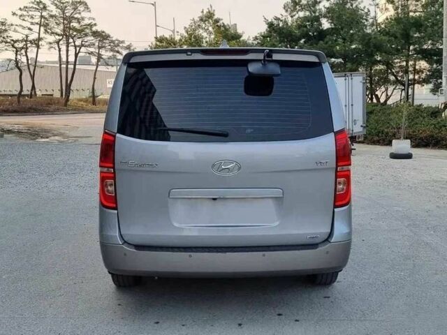 Хендай Старекс 2020 в Киеве на Automoto.ua Серый Хендай Старекс, объемом двигателя 2.5 л и пробегом 27 тыс. км за 21000 $, фото 3 на Automoto.ua